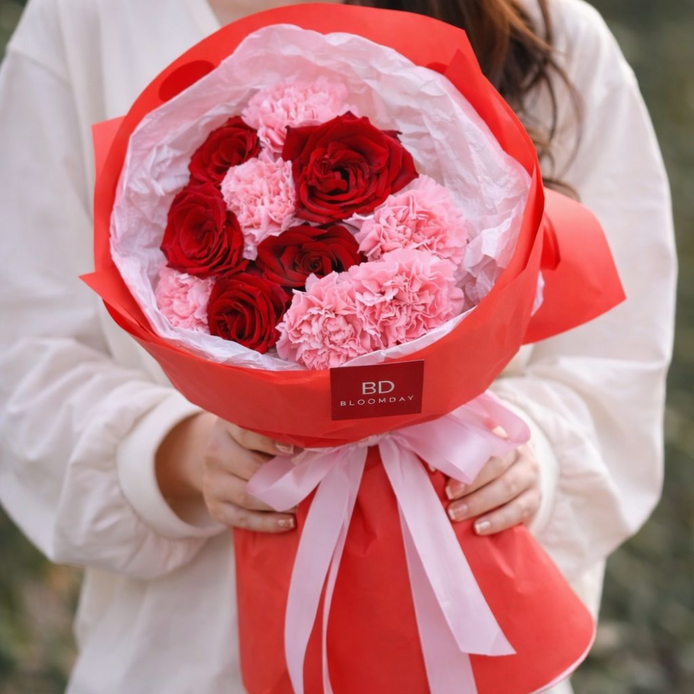 SCARLET KISS